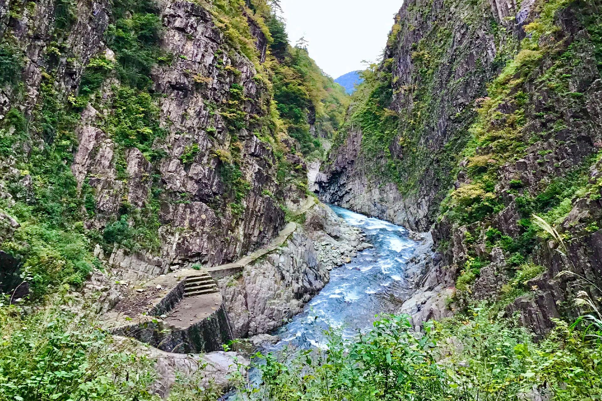 清津峽景色示意圖