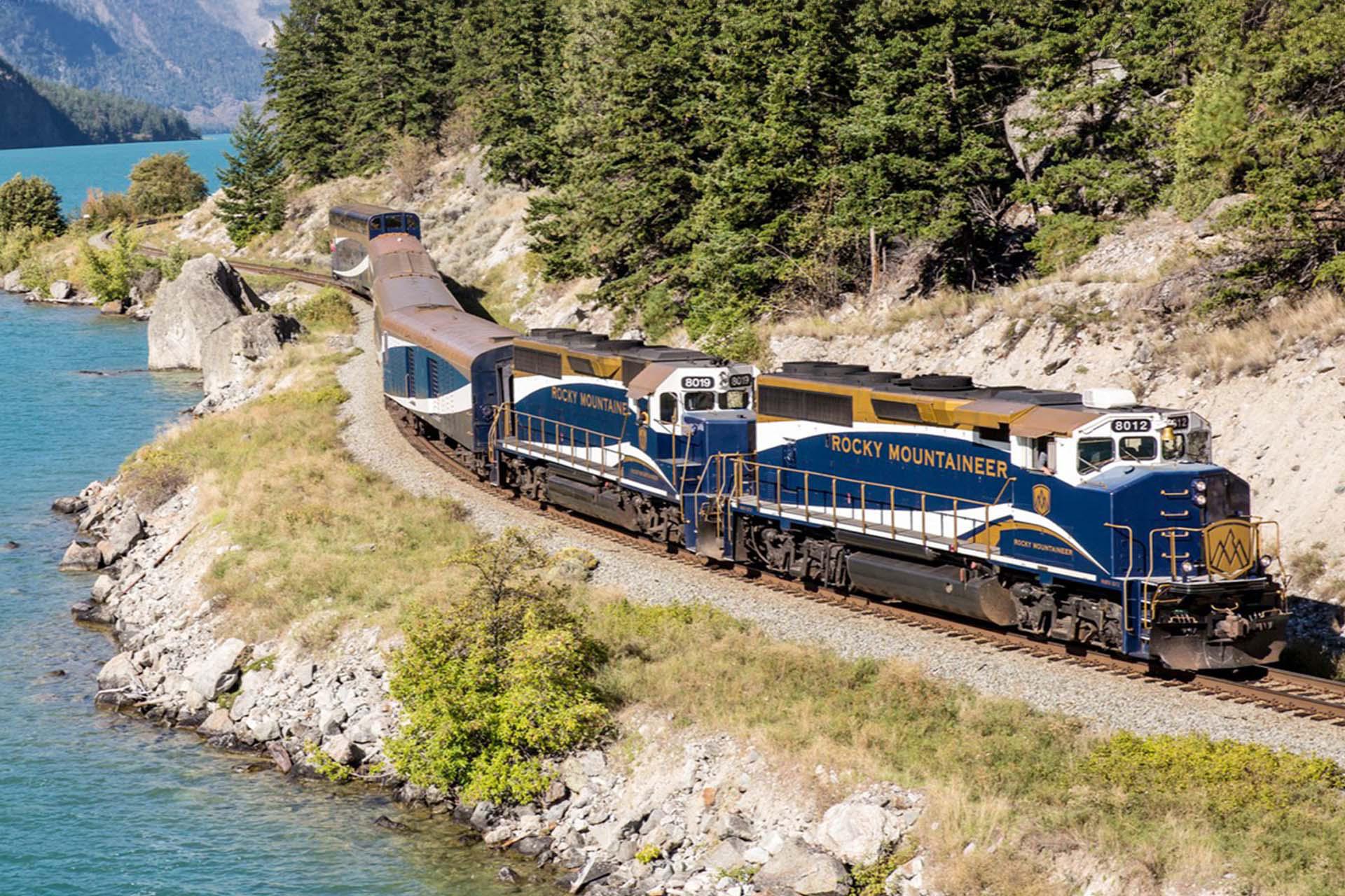 夏天的洛磯山之光列車