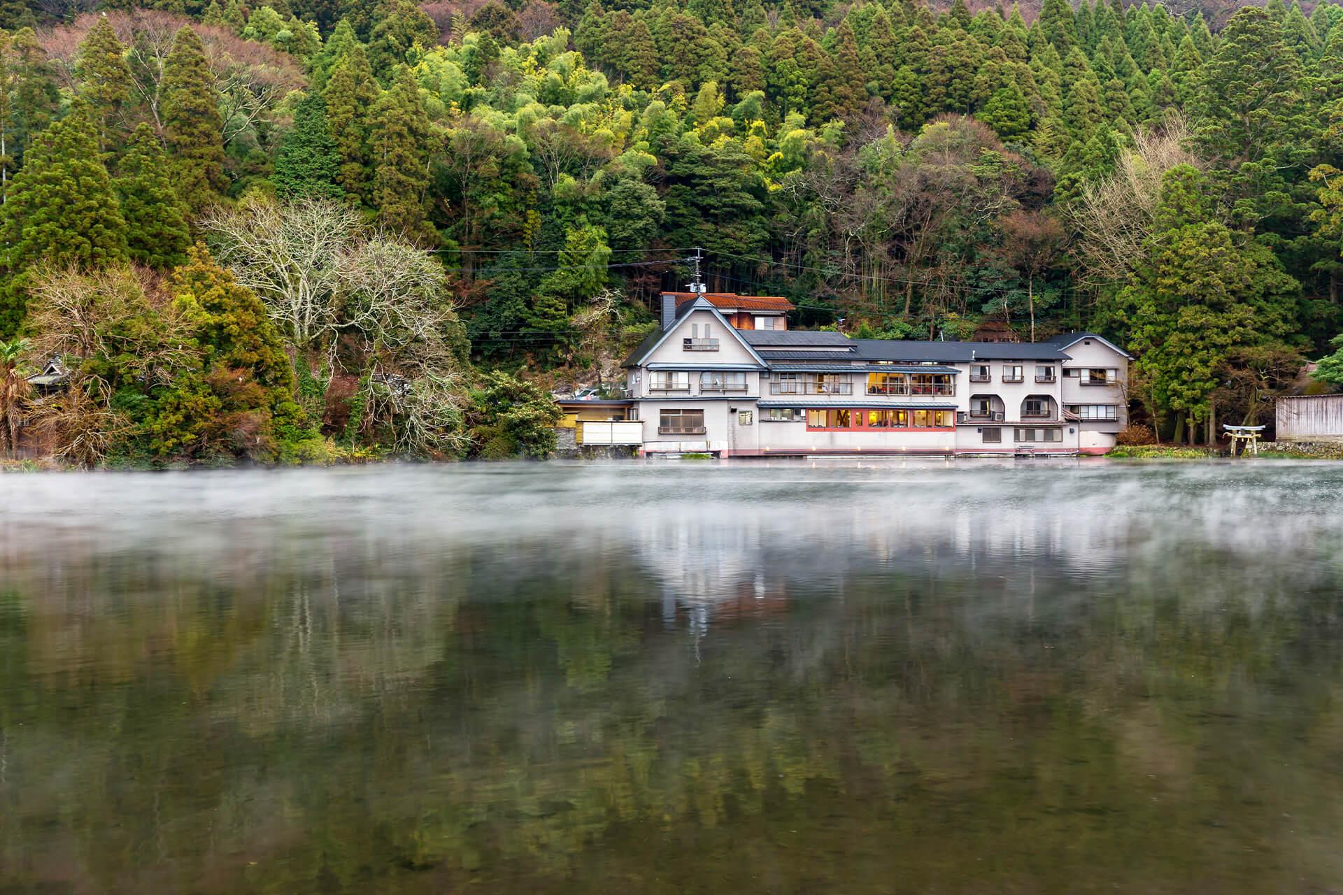 金鱗湖
