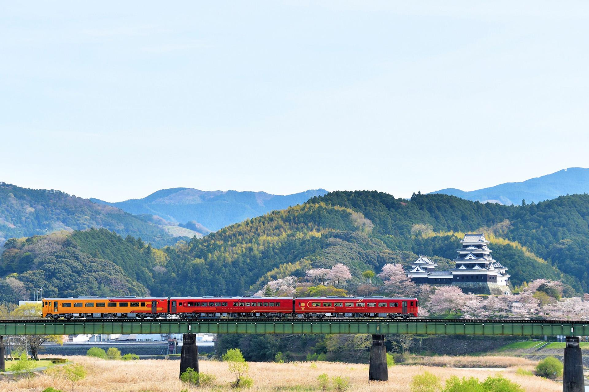 伊予灘物語列車