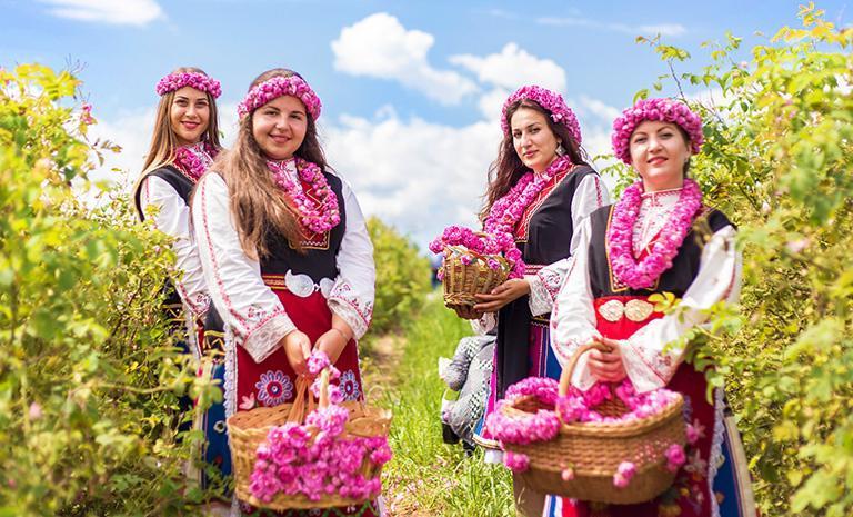 保加利亞．羅馬尼亞13日(玫瑰節、雙點進出) - 玫瑰節浪漫花海．吸血鬼城堡盛宴．5星雙城連泊