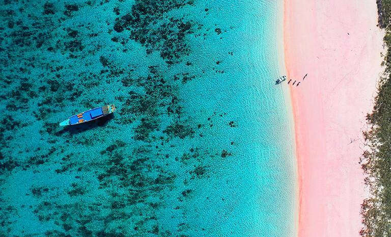 峇里島．奢旅訂製6日(1~10人成行，出發日任選) - 與鬼蝠魟共游．科莫多跳島．粉紅沙灘．5星阿雅娜連泊