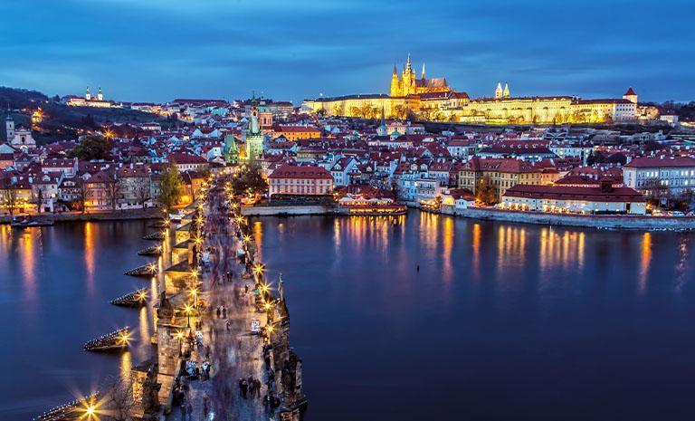 捷克10日．布拉格四季飯店7夜夜未央 - 沉浸式浪漫．300秒步行查理大橋．愛走幾回就走幾回