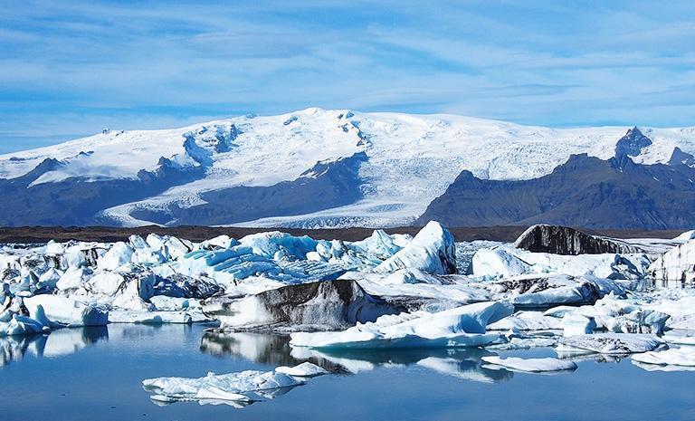 北歐．三國夏綠地13日 - 冰島冰河湖．挪威峽灣遊船．壯闊羅恩山纜