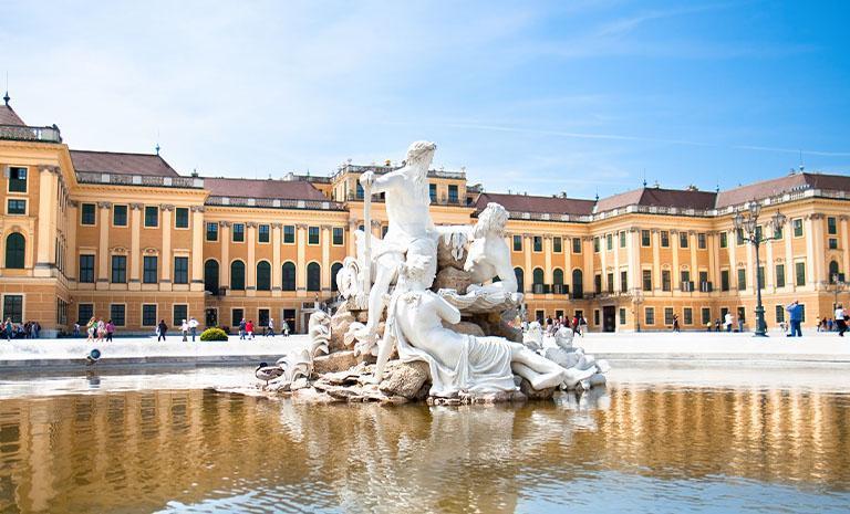 奧地利捷克．經典10日(2026) - 中世紀變裝饗宴．夢宿庫倫洛夫．雙首都5星連泊